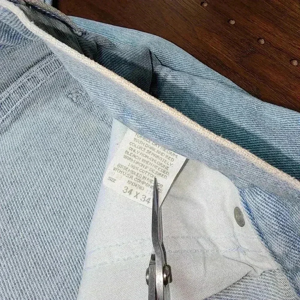 VINTAGE NWT 90s Lee Riders Regular fit straight leg light blue 34x34